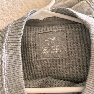 Aerie size xs tunic sweatshirt pairs great with leggings. Worn once.